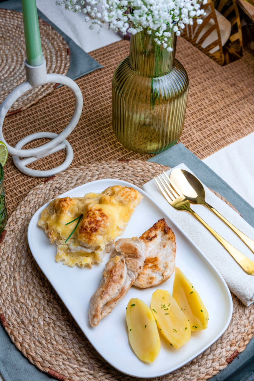 Chou-fleur au gratin, pommes de terre et escalope de poulet
